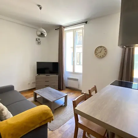 Apartment 06bs In The Heart Of Old