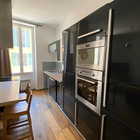 Apartment 06bs In The Heart Of Old